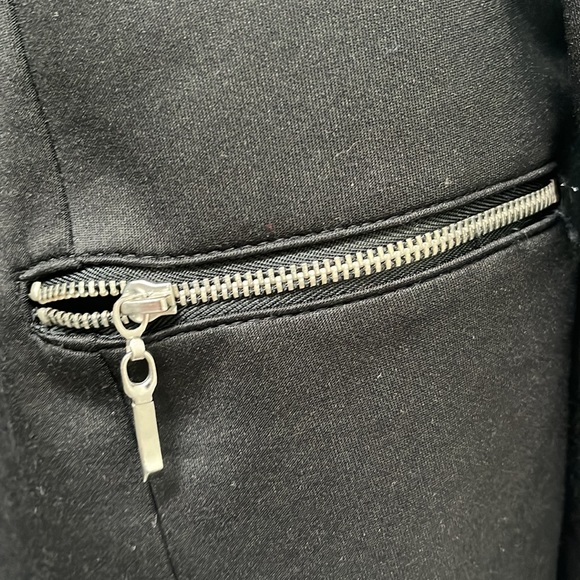 Roz & Ali Black Blazer - Size L - Picture 6 of 7